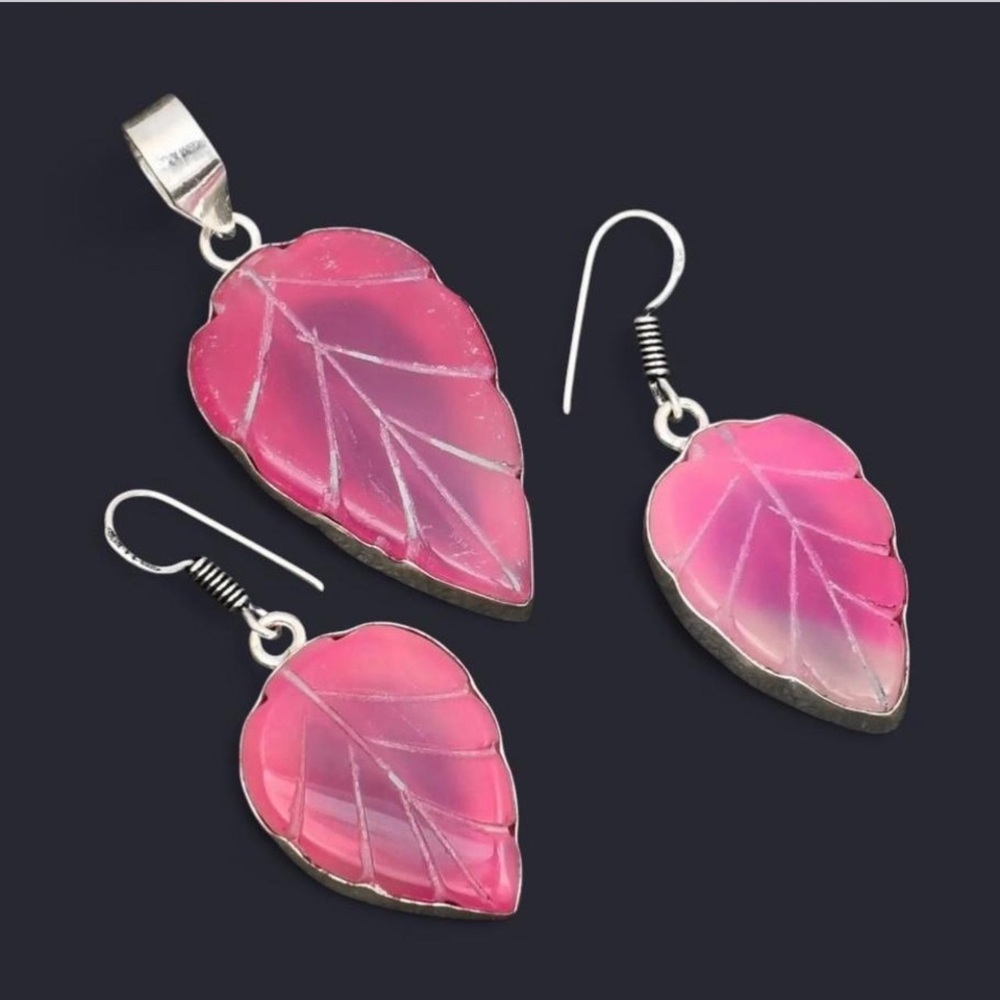 Pink Botswana Agate Carved Leaf Gemstone Pendant+Earring Set - Picture 4 of 4